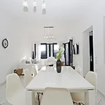Villa Aella *